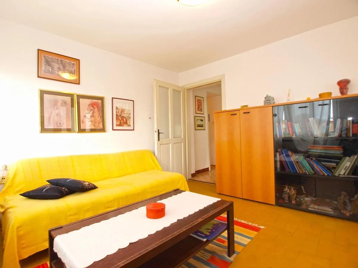 Apartments Milena 1582 Vinkuran