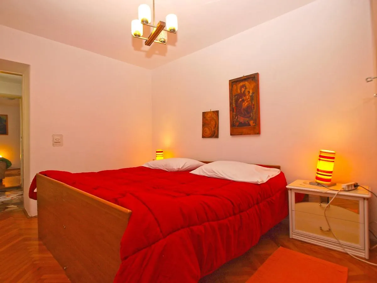 Apartments Milena 1582 Vinkuran